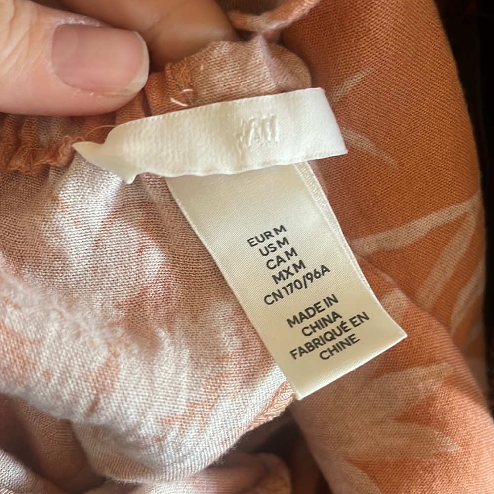 SP: H&M Tropical Ruffle Jumpsuit Medium - Picture 2 of 2